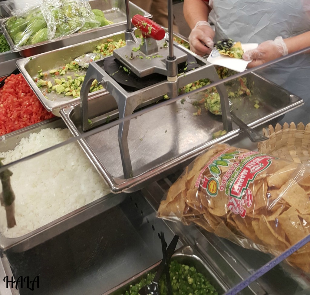 Fresh-Guacamole-Bar-Avoacado-Mercado-Northgate-Market-Norwalk