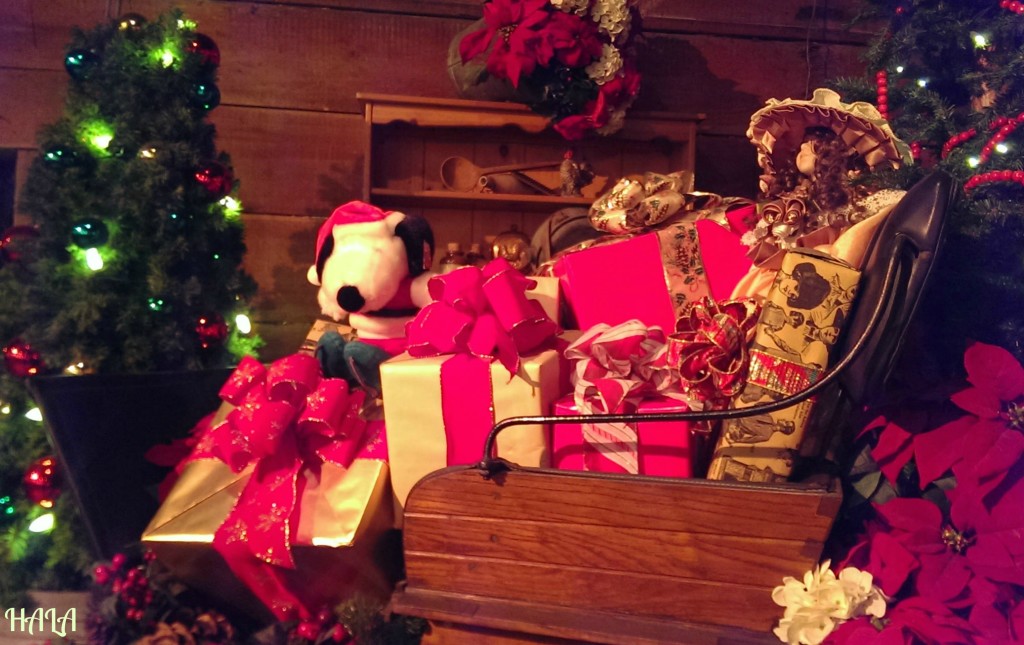 Santa-Snoopy-Merry-Farm-Buena-Park-Orange-County-Christmas