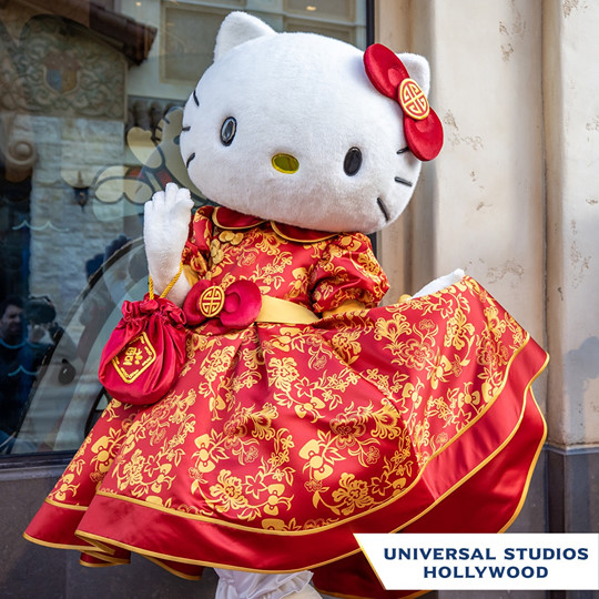 Universal Studios Lunar New Year Hello Kitty 