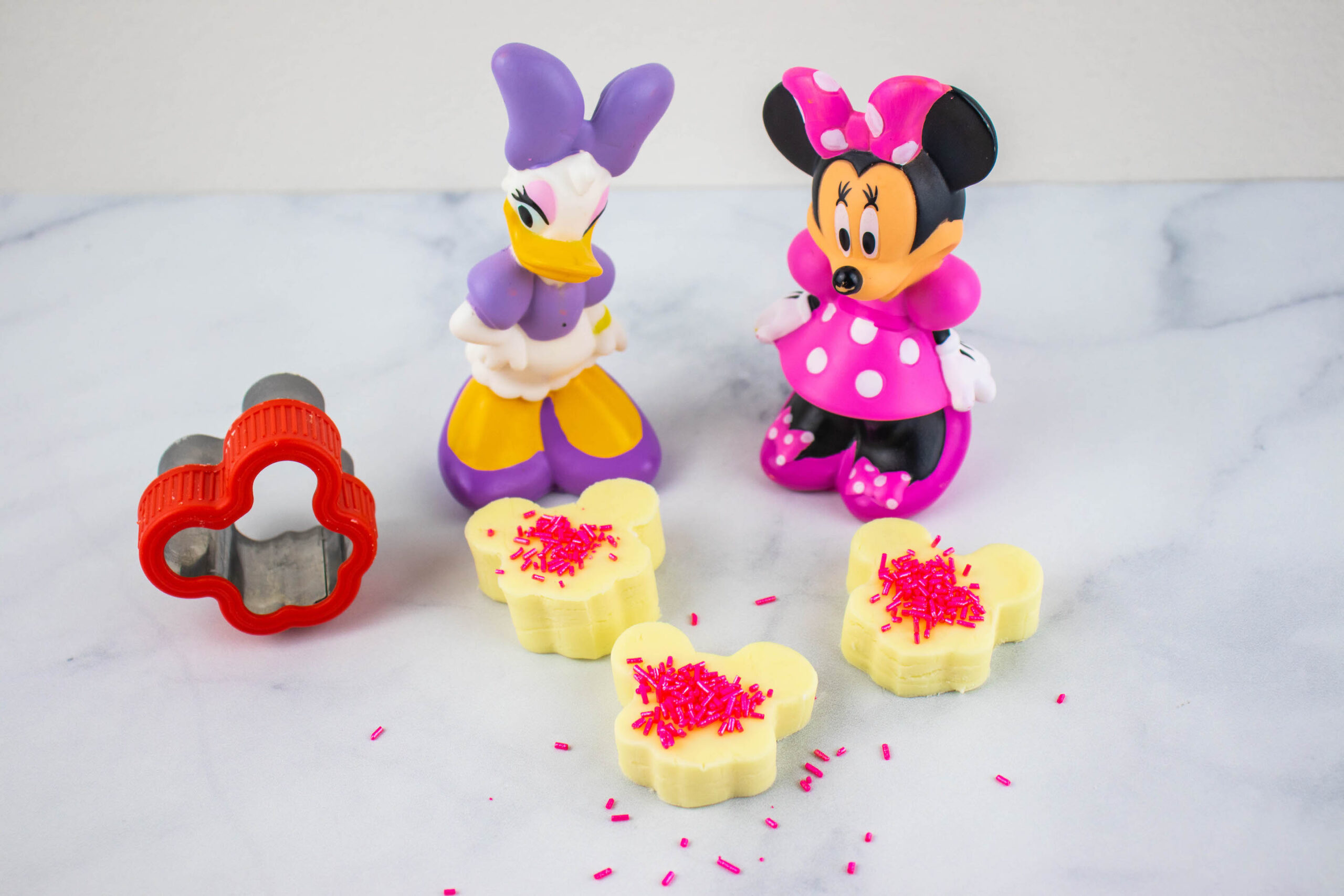 Minnie Mouse Lemon Play-Dough