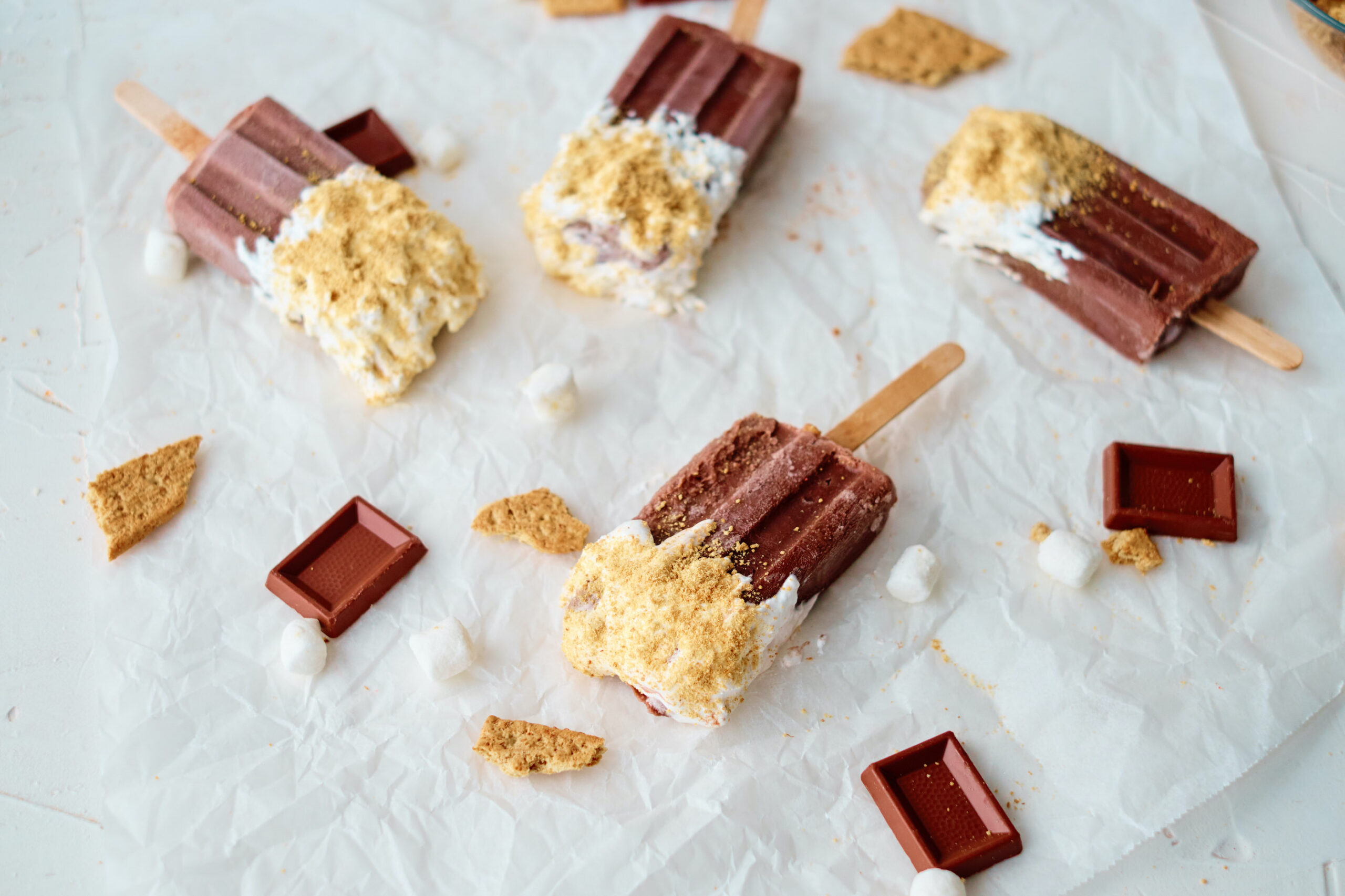Dipped Smores Popsicles