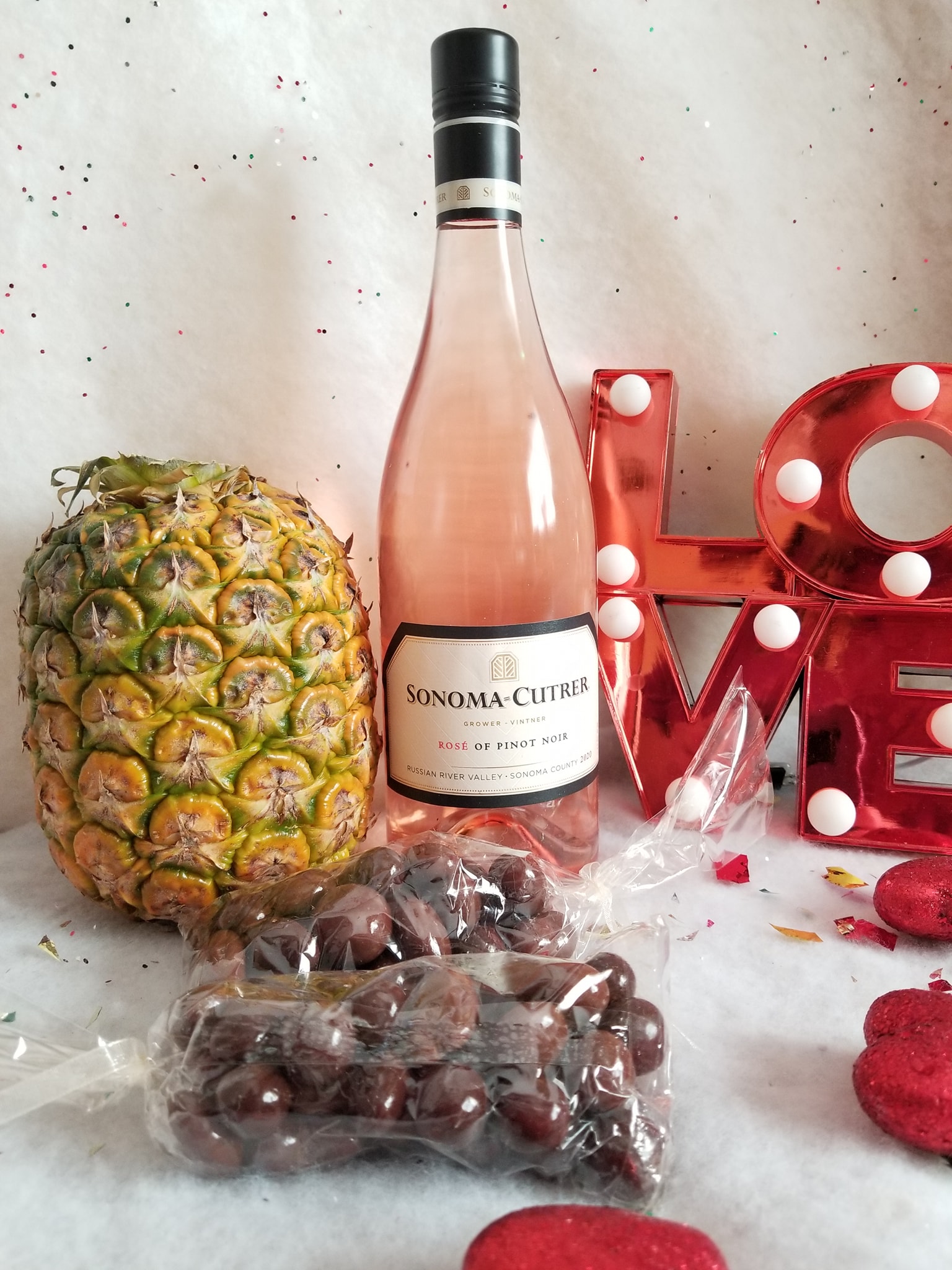  Pinkglow Pineapple Rosé Gift Basket 