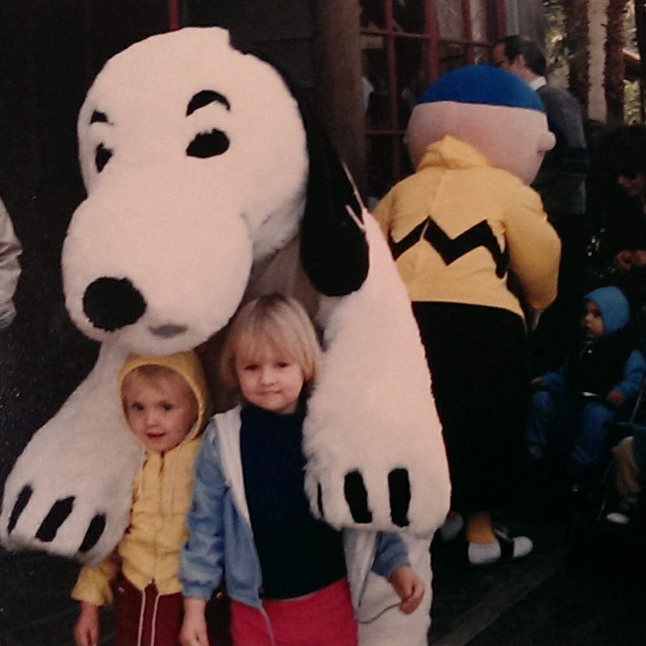 Meeting Snoopy at Knott's Berry Farm for the 1st time!