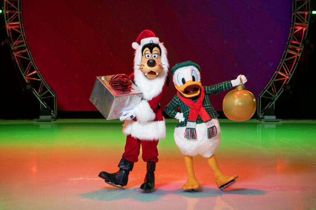 Disney On Ice Presents Let’s Dance! 
Holiday Sing-Along Pre-Show